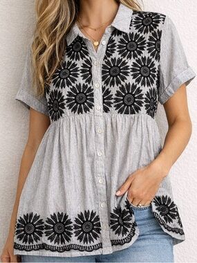 Ivy Jane Embroidered Floral Tunic Top Button Front Gray Black Large NWT